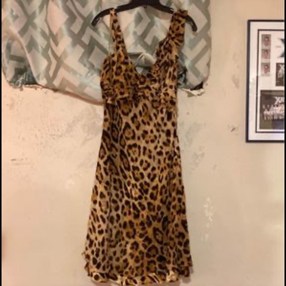 Escada Leopard print Ruffled Silk Midi  v neckline dress eu 40 - Picture 2 of 7